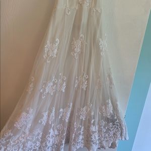 White lace dress
